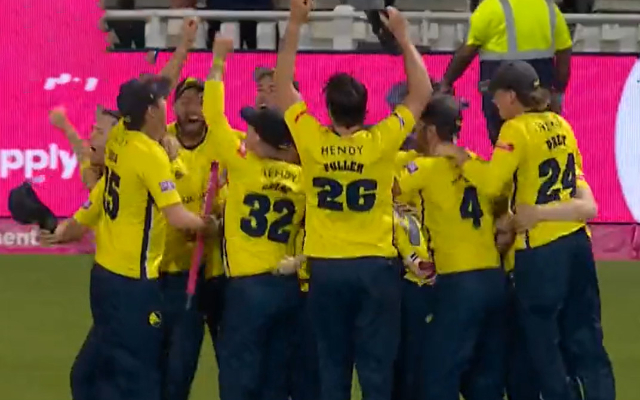 Watch: Nerve-wracking drama unfolds in T20 Blast final, team celebrates before completion of the game